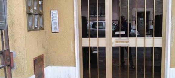 4 rooms Apartment in Rome, Italy No. 40495 3