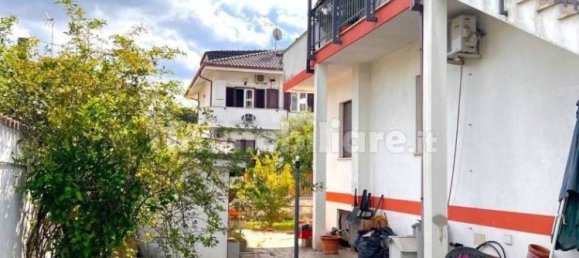 5 bedrooms Villa in Rome, Italy No. 283000 5