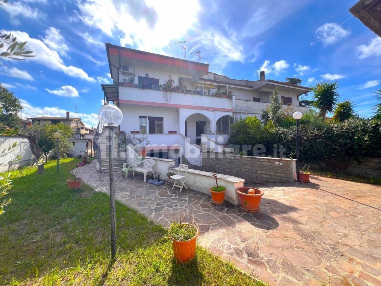 5 bedrooms Villa in Rome, Italy No. 283000