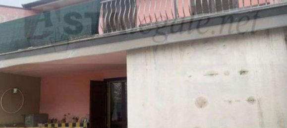 5 rooms House in Roncaro, Italy No. 7639 2