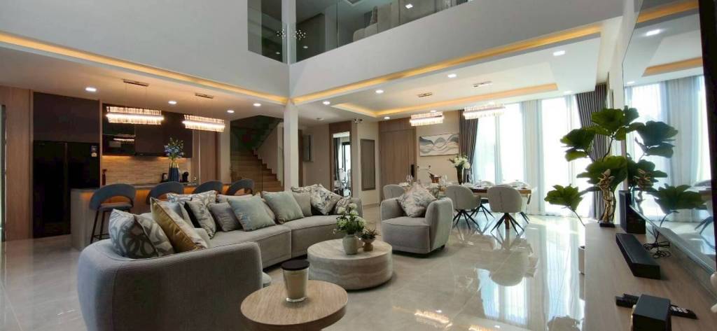 5 chambres Villa à Pattaya, Thailand No. 72892