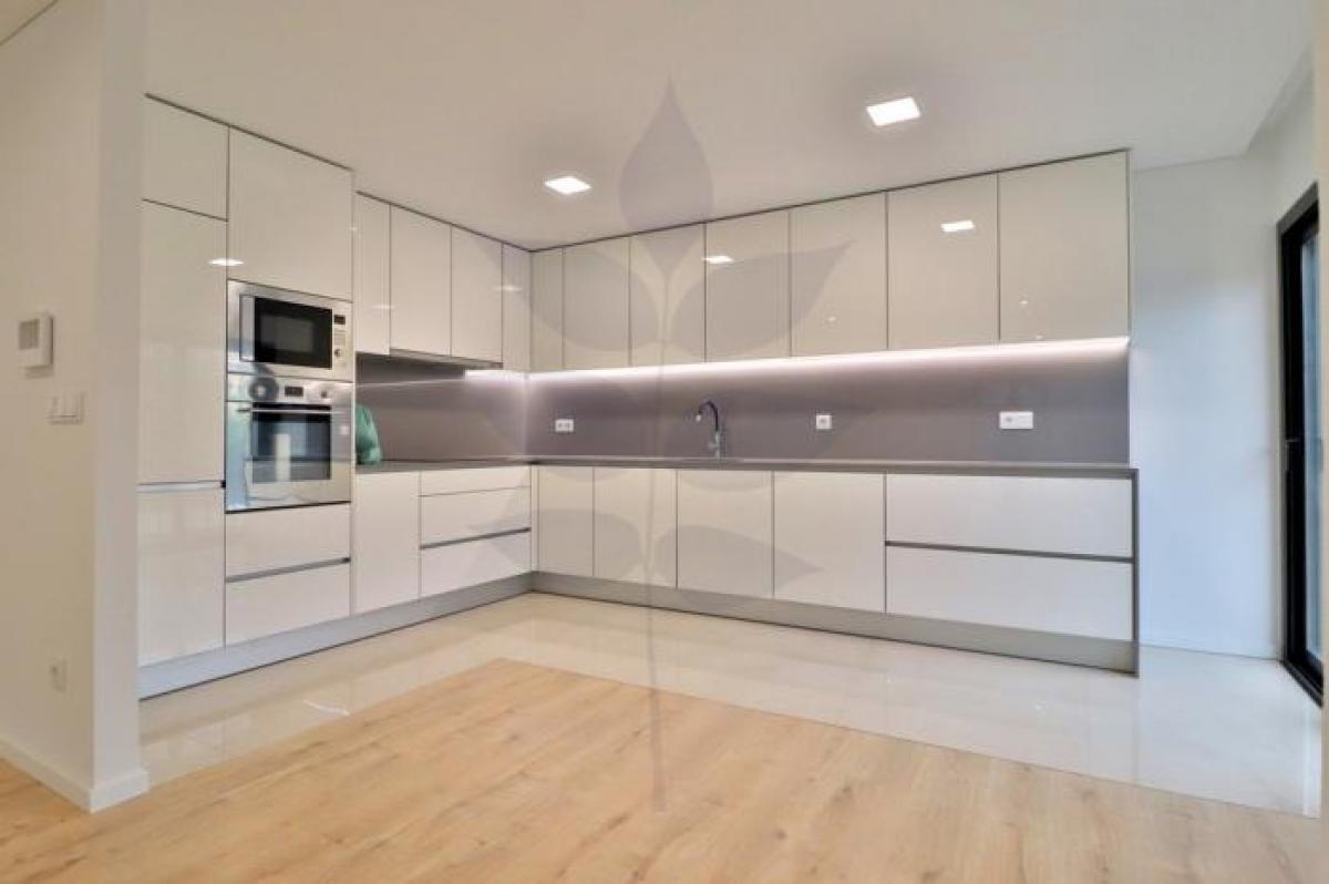 Квартира с 3 спальнями в Брага, Португалия № 4906