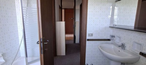 4 bedrooms Apartment in Udine, Italy No. 376813 23