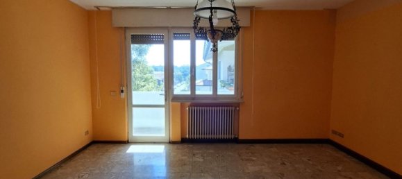 4 bedrooms Apartment in Udine, Italy No. 376813 6