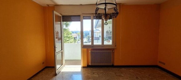 4 bedrooms Apartment in Udine, Italy No. 376813 9