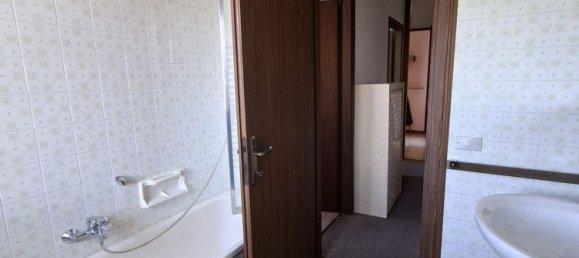 4 bedrooms Apartment in Udine, Italy No. 376813 22