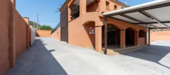 Gewerbliche Immobilie in El Vendrell, Spain 254m², Nr. 165128 2