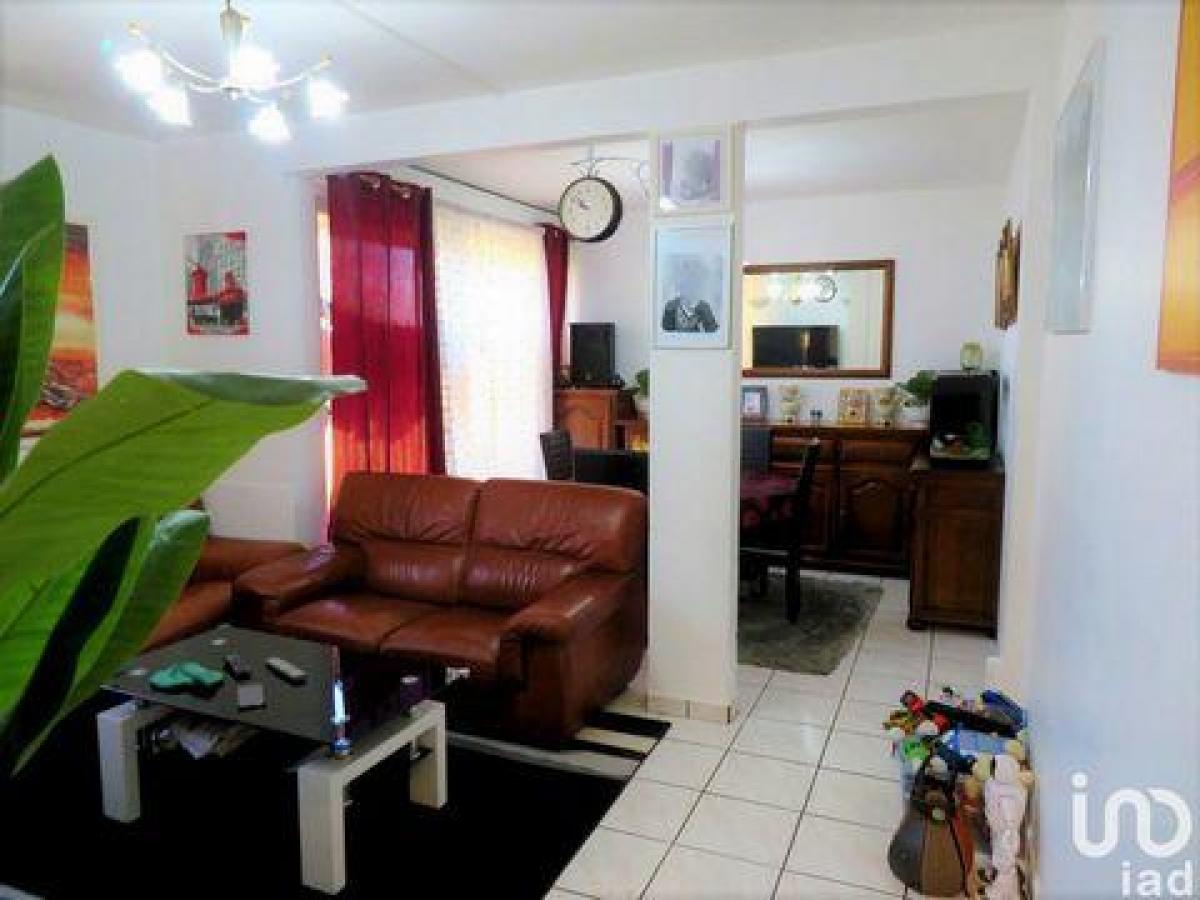 3 bedrooms Condo in Limay, France No. 24000