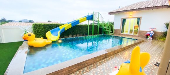 3 bedrooms Cafe / restaurant in Pattaya, Thailand No. 8350 2