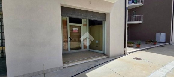 600m² Commercial property in Notaresco, Italy No. 362797 15