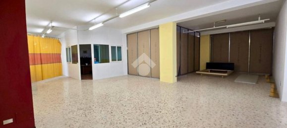 600m² Commercial property in Notaresco, Italy No. 362797 11