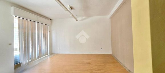 600m² Commercial property in Notaresco, Italy No. 362797 2