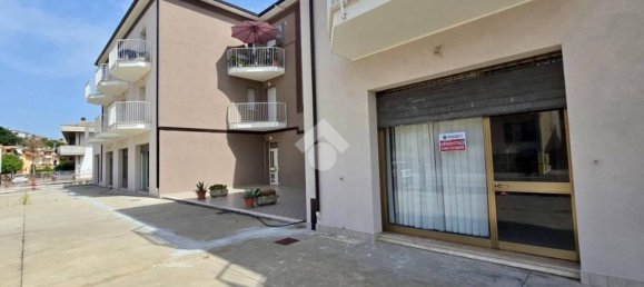 600m² Commercial property in Notaresco, Italy No. 362797 14