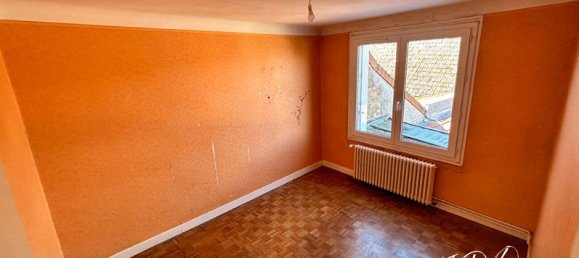 5 bedrooms Townhouse in Vatan, France No. 74400 10