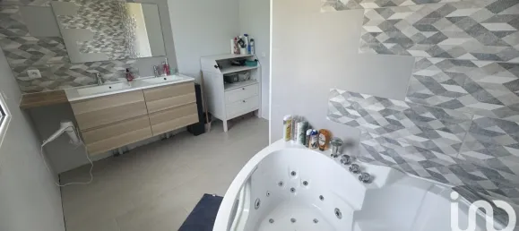 4 bedrooms House in Vaux-le-Penil, France No. 323501 18