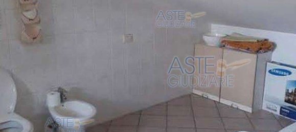 3 rooms Apartment in Rome, Italy No. 197770 6