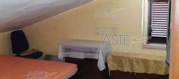 3 rooms Apartment in Rome, Italy No. 197770 8