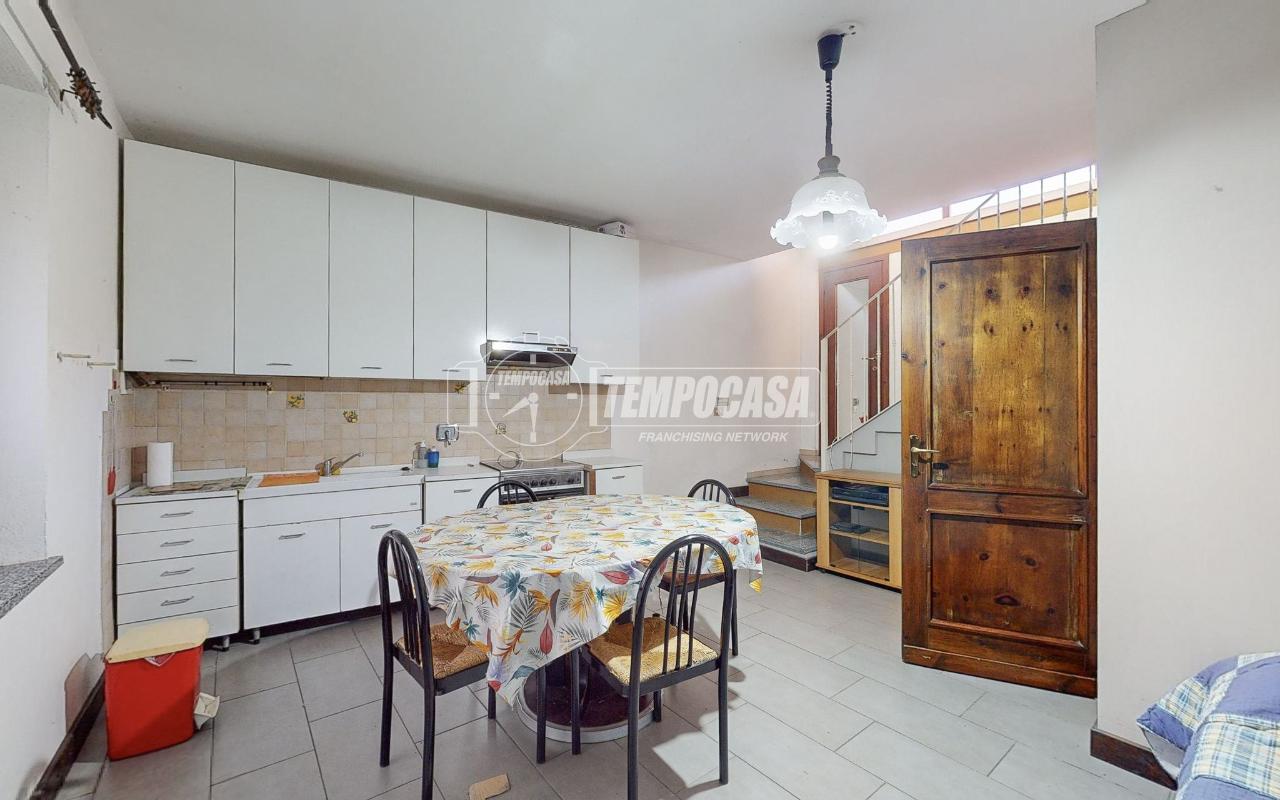 Дом с 3 комнатами в Камбьяно, Италия № 130514