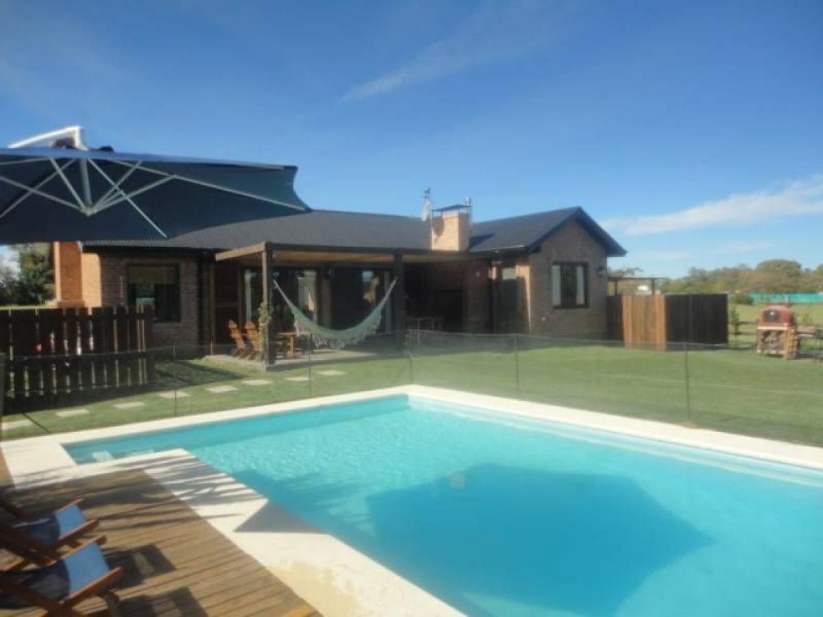 2 bedrooms House in Lujan, Argentina No. 7790