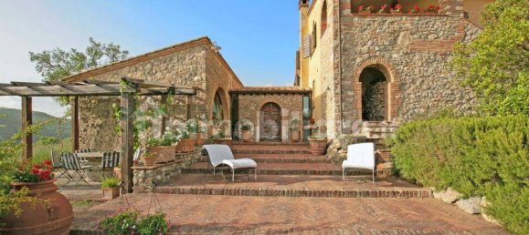 6 bedrooms House in Sarteano, Italy No. 179443 2