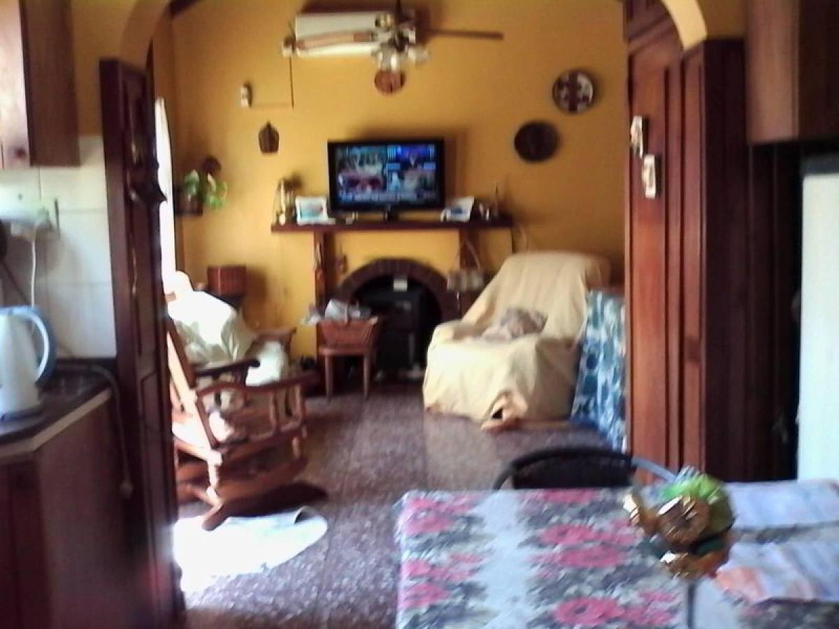 2 bedrooms House in San Miguel, Argentina No. 51931