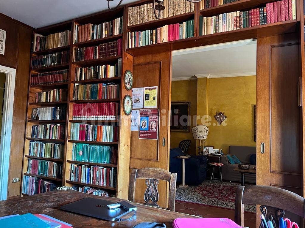 4 bedrooms Apartment in Piacenza, Italy No. 221263