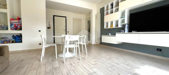 3-salle Appartement à Anzio, Italy No. 73941 15