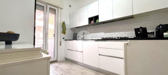 3-salle Appartement à Anzio, Italy No. 73941 3