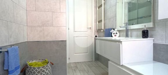 3-salle Appartement à Anzio, Italy No. 73941 12