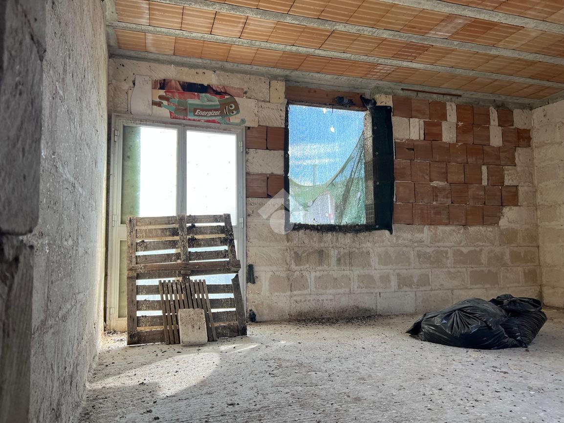 Casa de 3 divisões em Oria, Italy N.º 22496