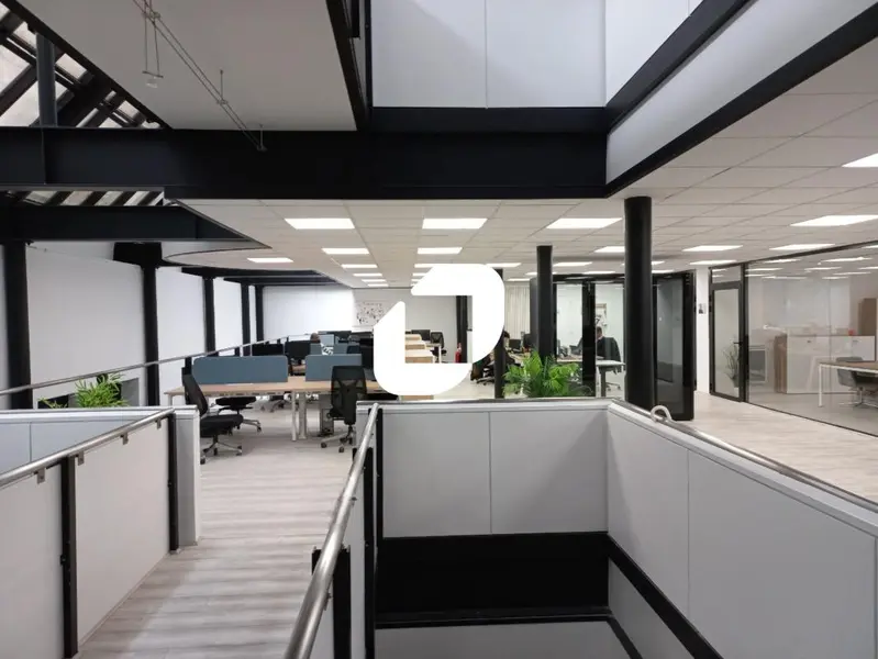 Bureau à Lille, France 853m² No. 290136