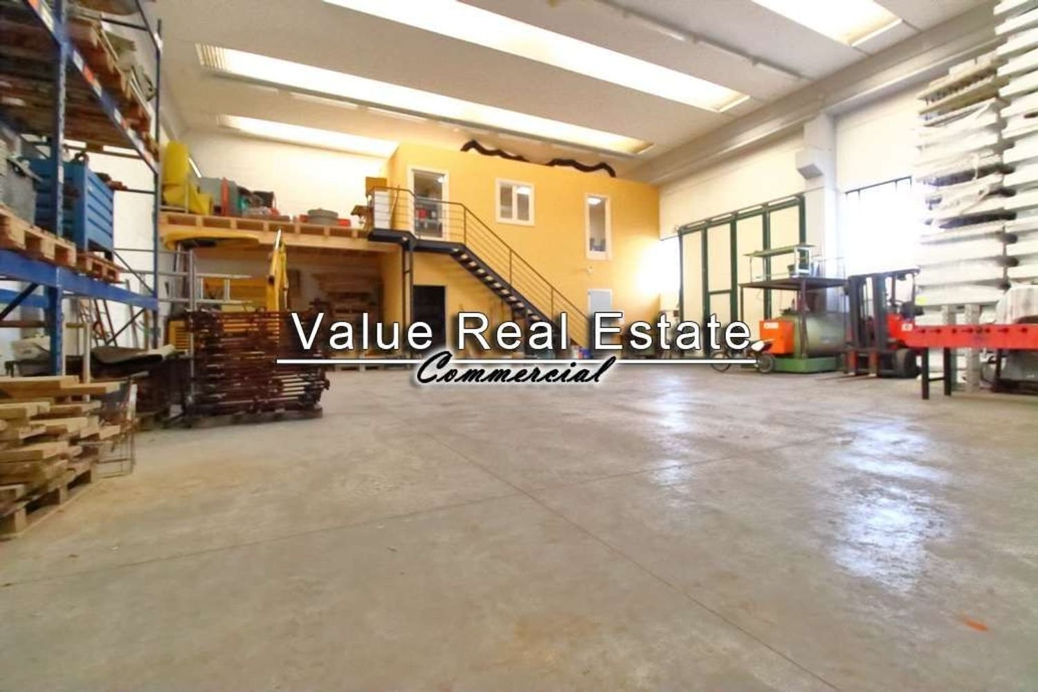 4غرفة مستودع في Gemonio, Italy رقم 76921