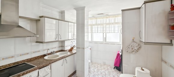 4 bedrooms Apartment in Malaga, Spain No. 137285 15