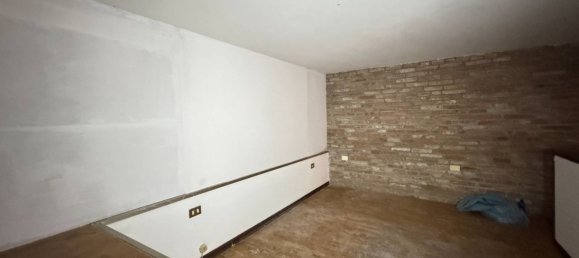 Studio in Ferrara, Italy No. 308093 12