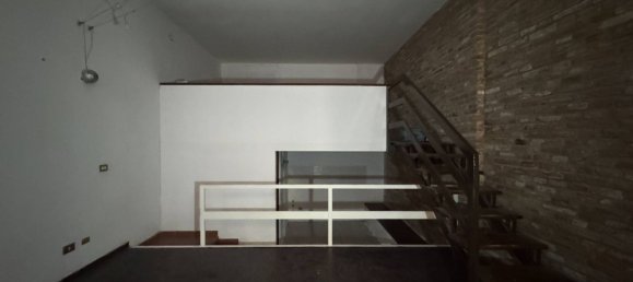Studio in Ferrara, Italy No. 308093 4