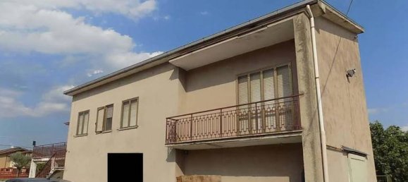 6 bedrooms Villa in Venafro, Italy No. 299897 3