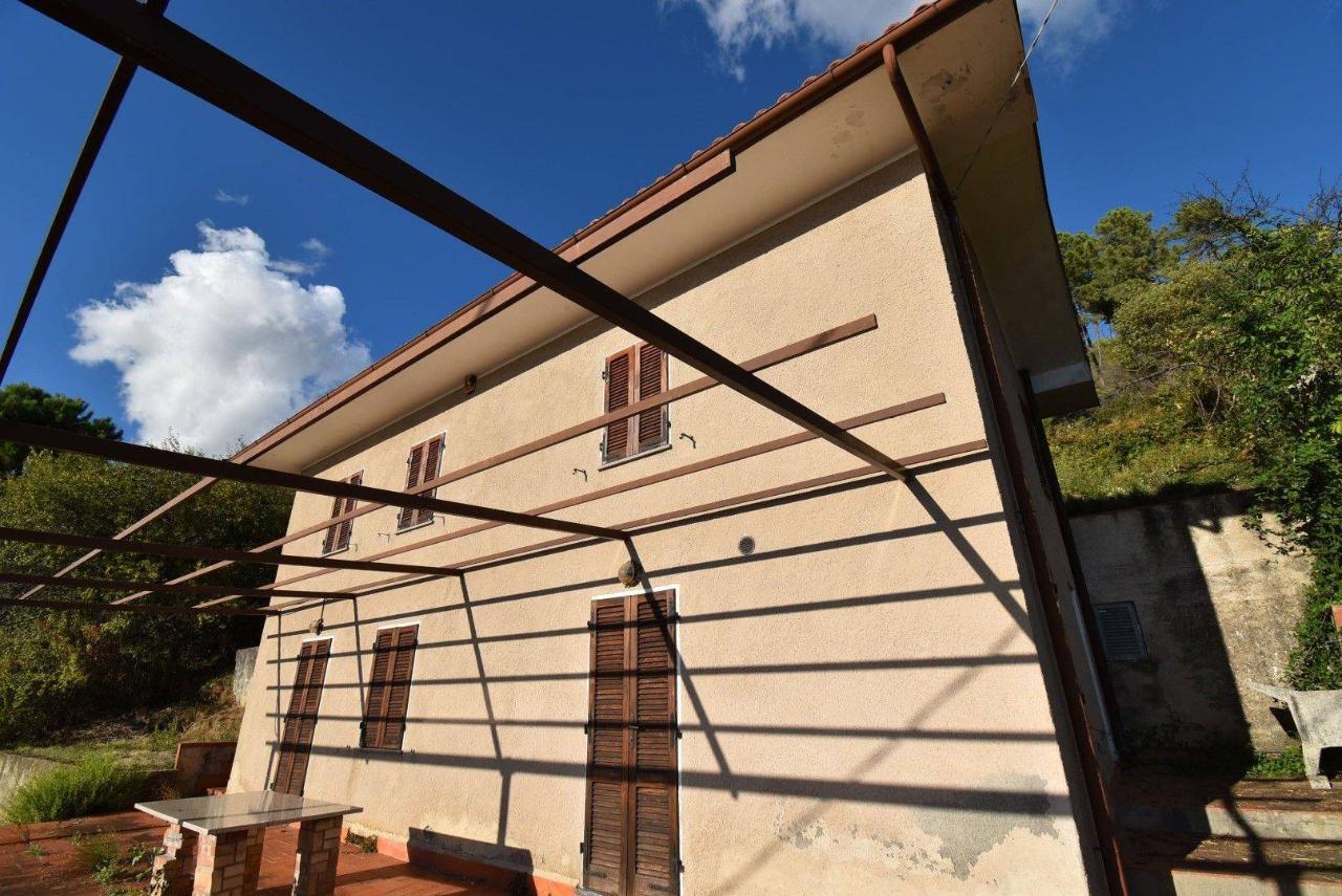 4غرفة فيلا في Seravezza, Italy رقم 143412