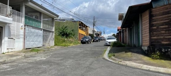 2 bedrooms House in Moravia, Costa Rica No. 596 2