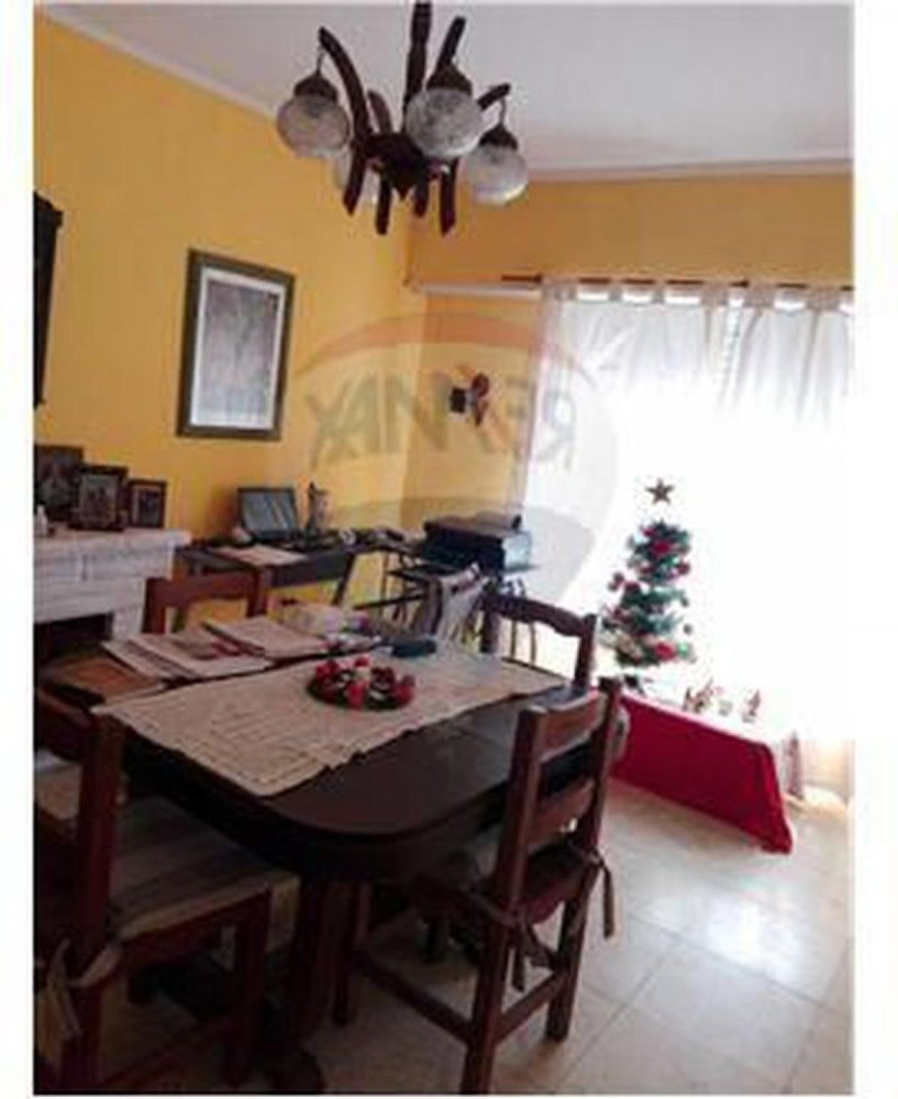 3 bedrooms House in Moron, Argentina No. 9633