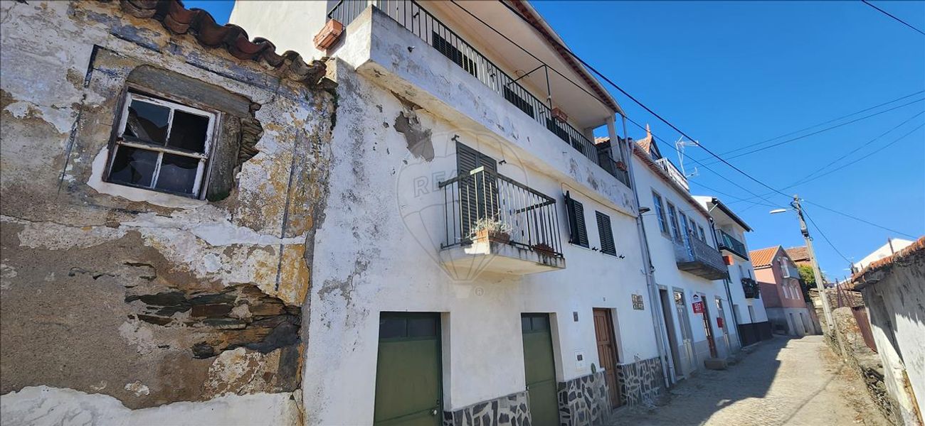 3 bedrooms House in Sao Joao da Pesqueira, Portugal No. 169536