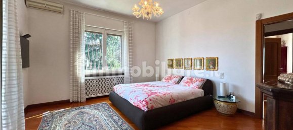 4 bedrooms Villa in Gallarate, Italy No. 144372 10
