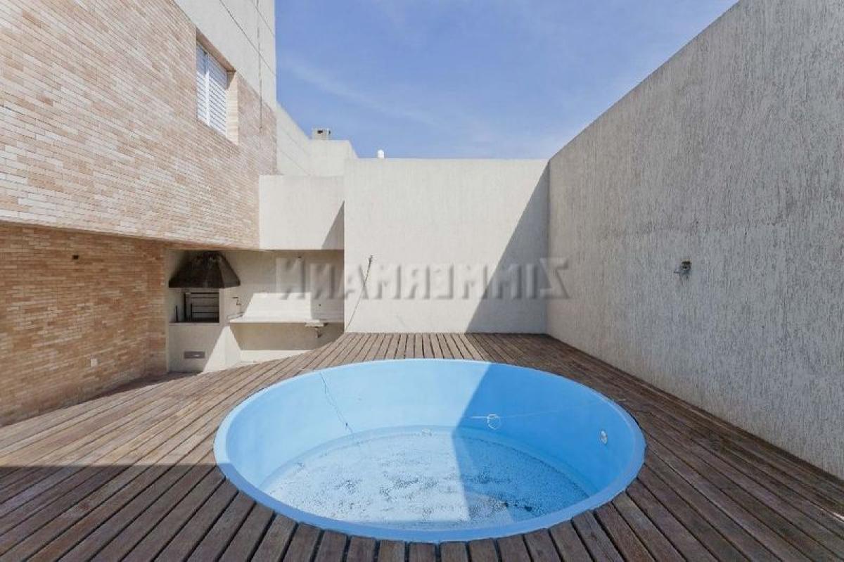 Casa de 3 dormitorios en Sao Paulo, Brazil No. 585956