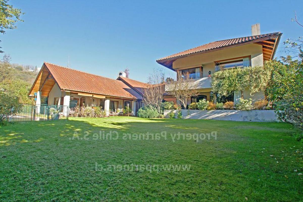 4 bedrooms House in Santiago, Chile No. 1508