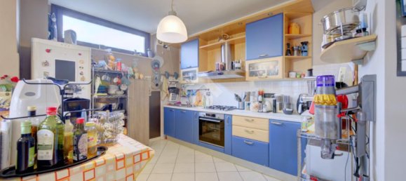 2 Schlafzimmer Wohnung in Turin, Italy, Nr. 315698 8