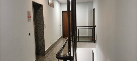 4 Schlafzimmer Wohnung in Rome, Italy, Nr. 134306 4