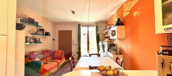 3-salle Appartement à Pontedera, Italy No. 21010 5