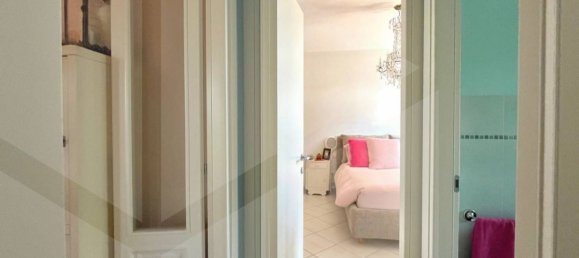 3-salle Appartement à Pontedera, Italy No. 21010 12