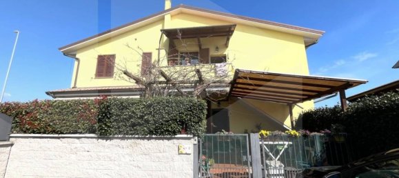3-salle Appartement à Pontedera, Italy No. 21010 2