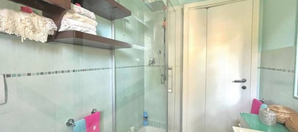 3-salle Appartement à Pontedera, Italy No. 21010 16