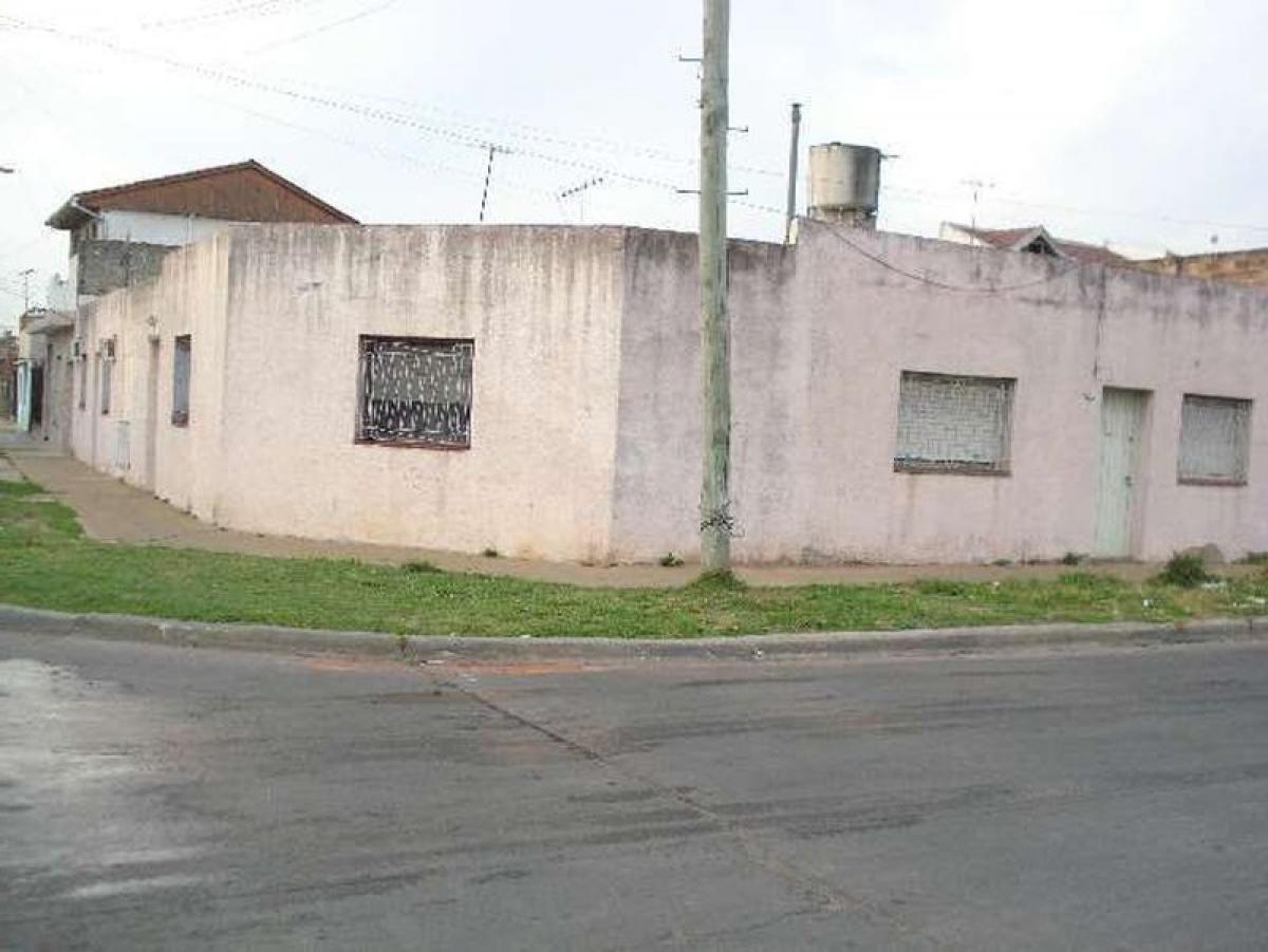  Commercial property in Bermudez, Argentina No. 29778